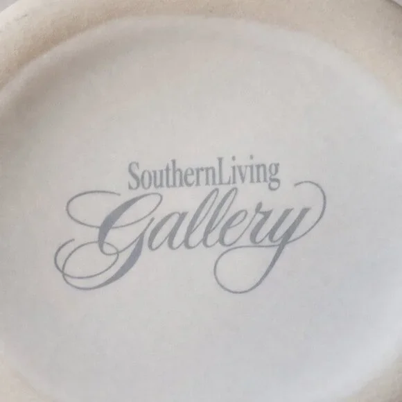 Southern Living Gallery White Embossed Pitcher Vase 10.5" Retired - Picture 6 of 6